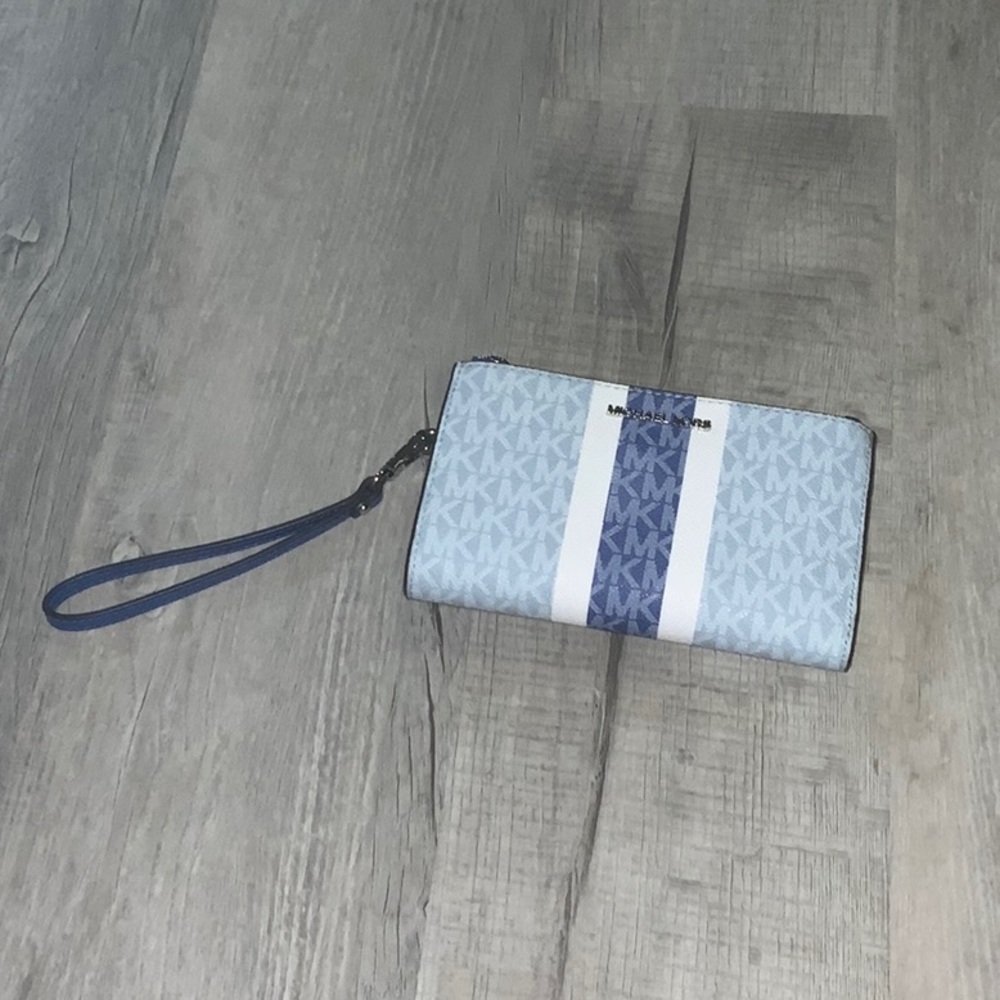 NWOT MK BLUE WRISTLET WALLET
